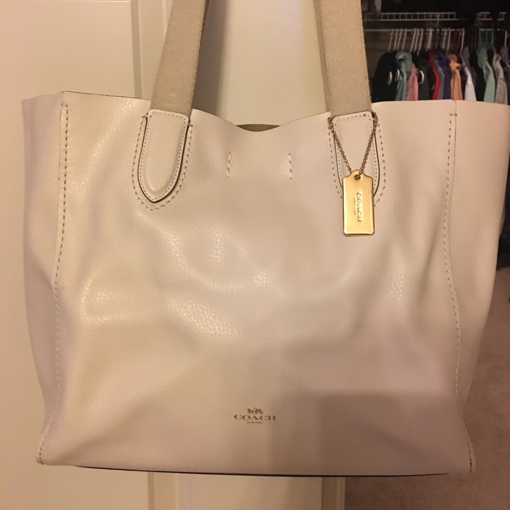 Lightweight Coach tote bag.